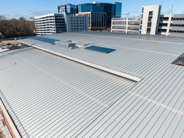 metal-roof-on-commercial-building